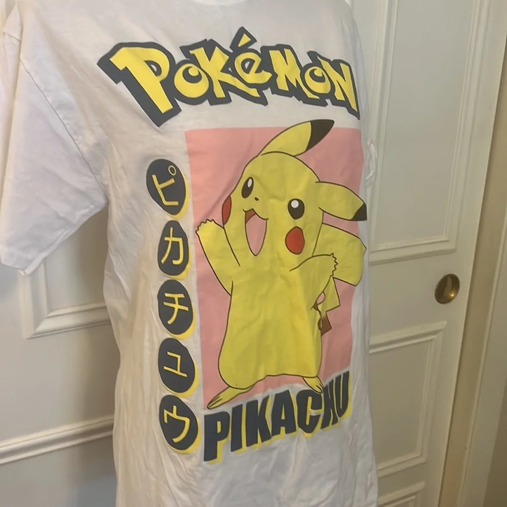 Pokemon Medium T-shirt Pikachu - Picture 2 of 4